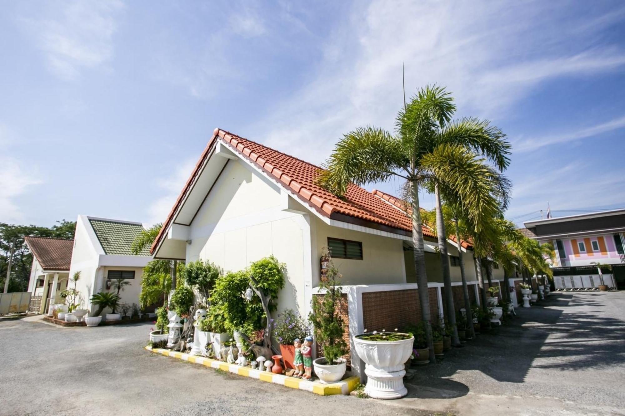 Bualuang Hotel Ang Thong Exteriör bild