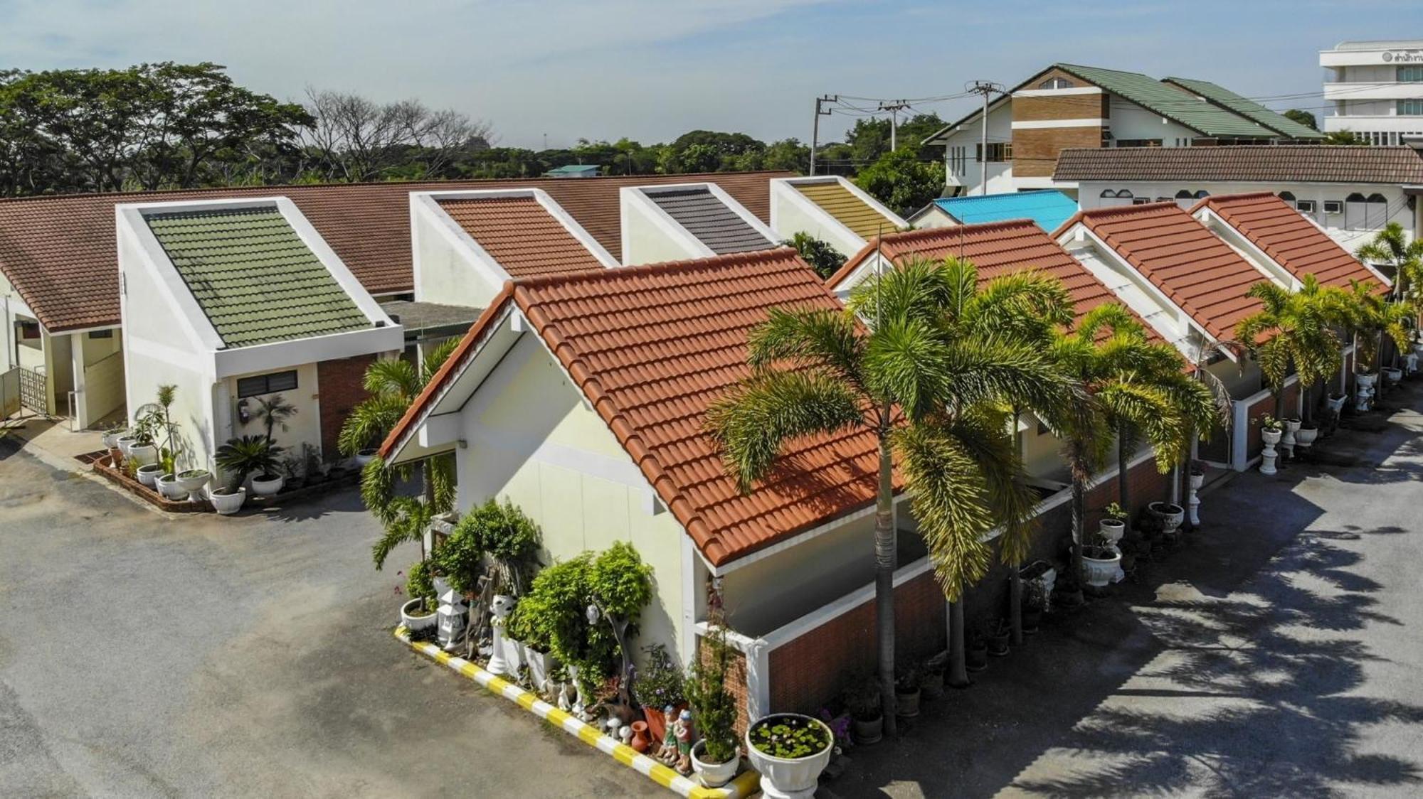 Bualuang Hotel Ang Thong Exteriör bild