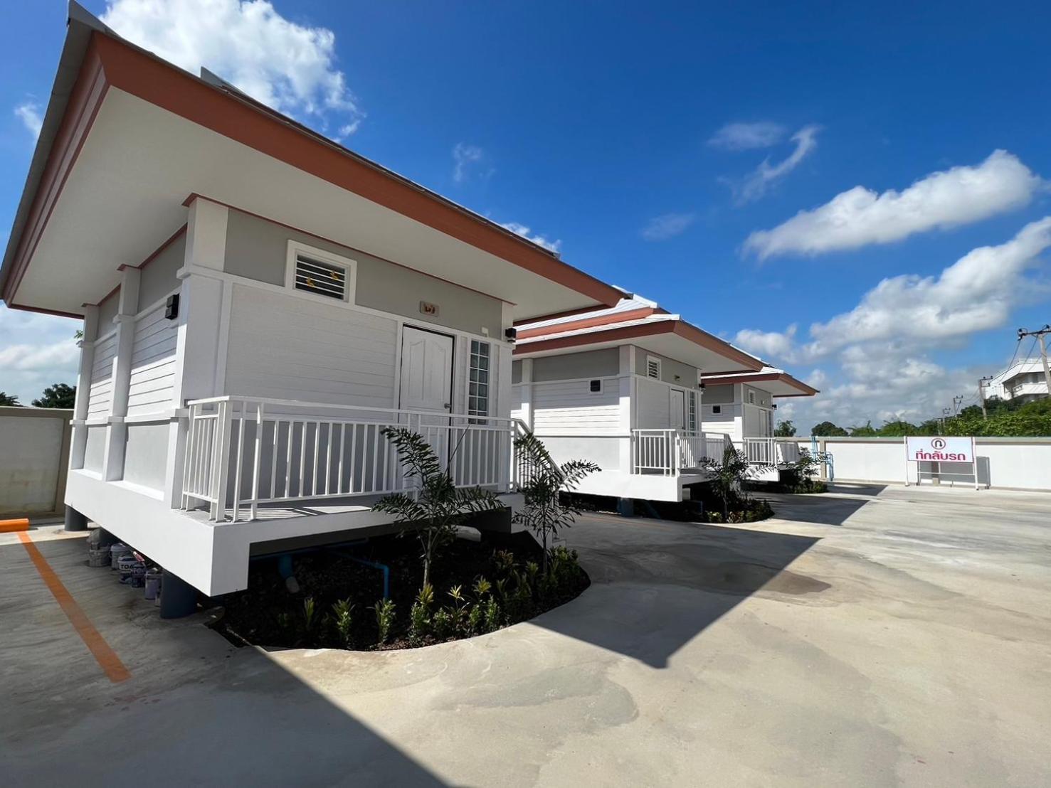 Bualuang Hotel Ang Thong Exteriör bild