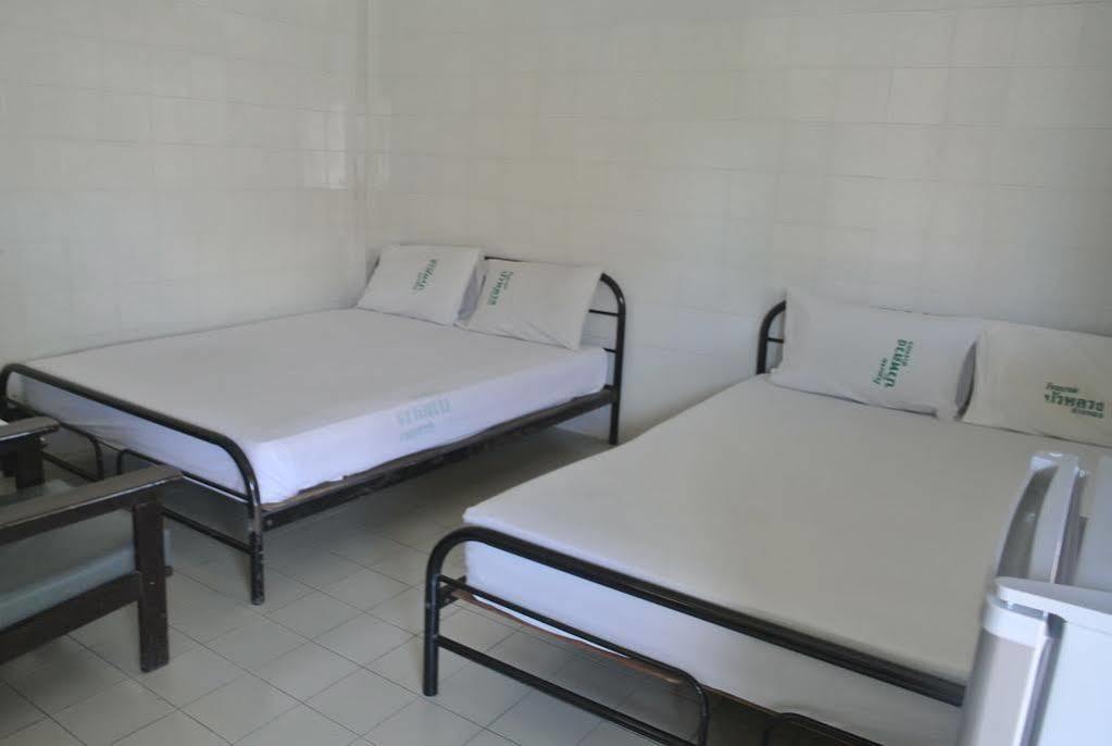 Bualuang Hotel Ang Thong Exteriör bild